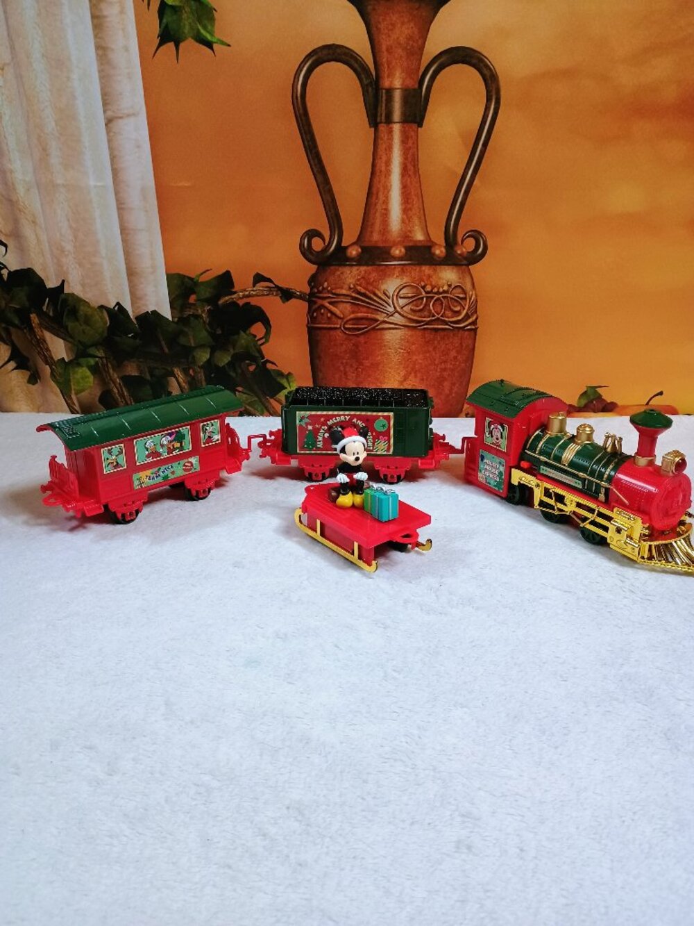 Disney Ruz Mickey Holiday Express Train Cars Only Red, Green, & Gold